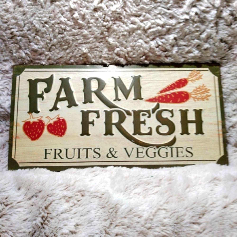 Farm Fresh license plate wall decor